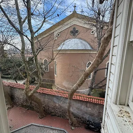 度假居 Historic White Mansion Bosphorus & Church View