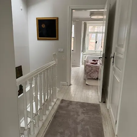 Historic White Mansion Bosphorus & Church View Hébergement de vacances Istambul