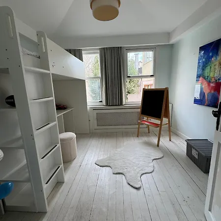 Historic White Mansion Bosphorus & Church View Hébergement de vacances