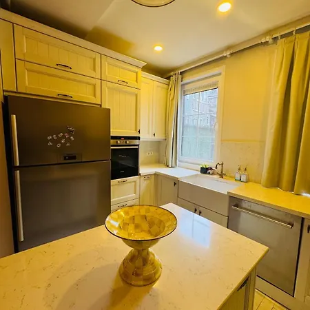 Hébergement de vacances Historic White Mansion Bosphorus & Church View Istambul