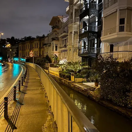 Historic White Mansion Bosphorus & Church View * Стамбул