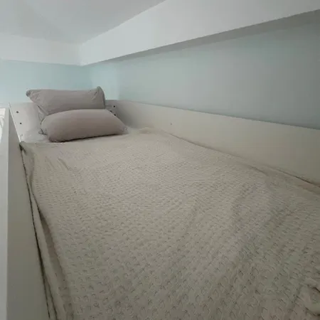 Historic White Mansion Bosphorus & Church View Дом отдыха *