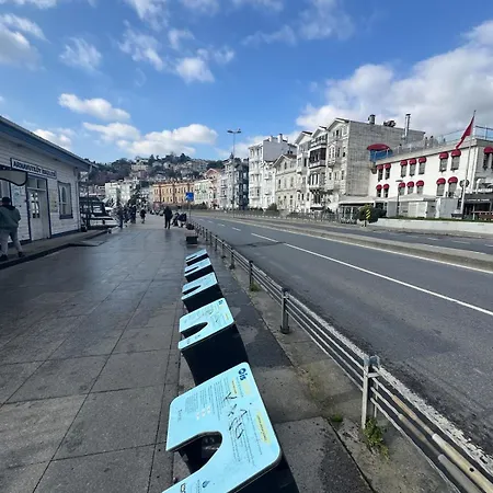 Ferienhaus Historic White Mansion Bosphorus & Church View *