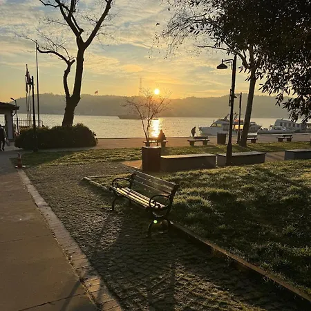 Ferienhaus Historic White Mansion Bosphorus & Church View